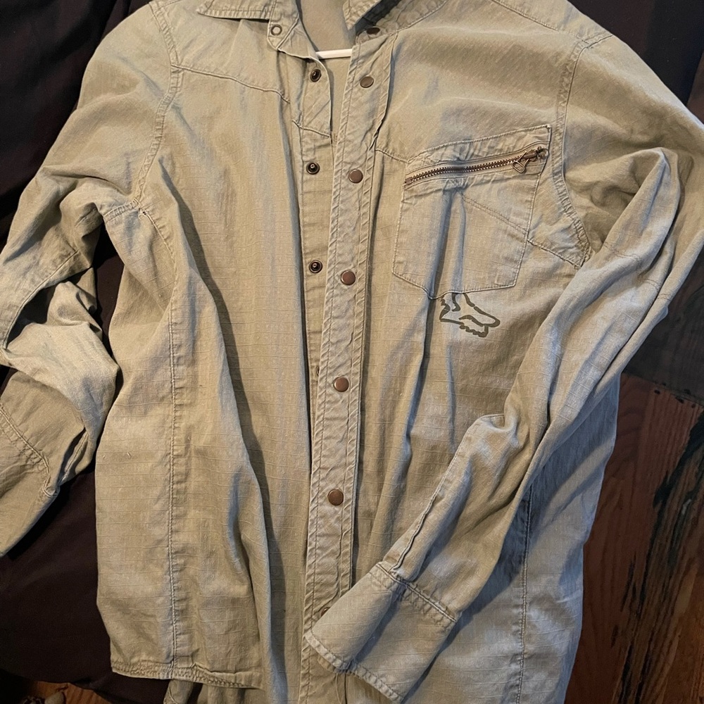 Fox button up